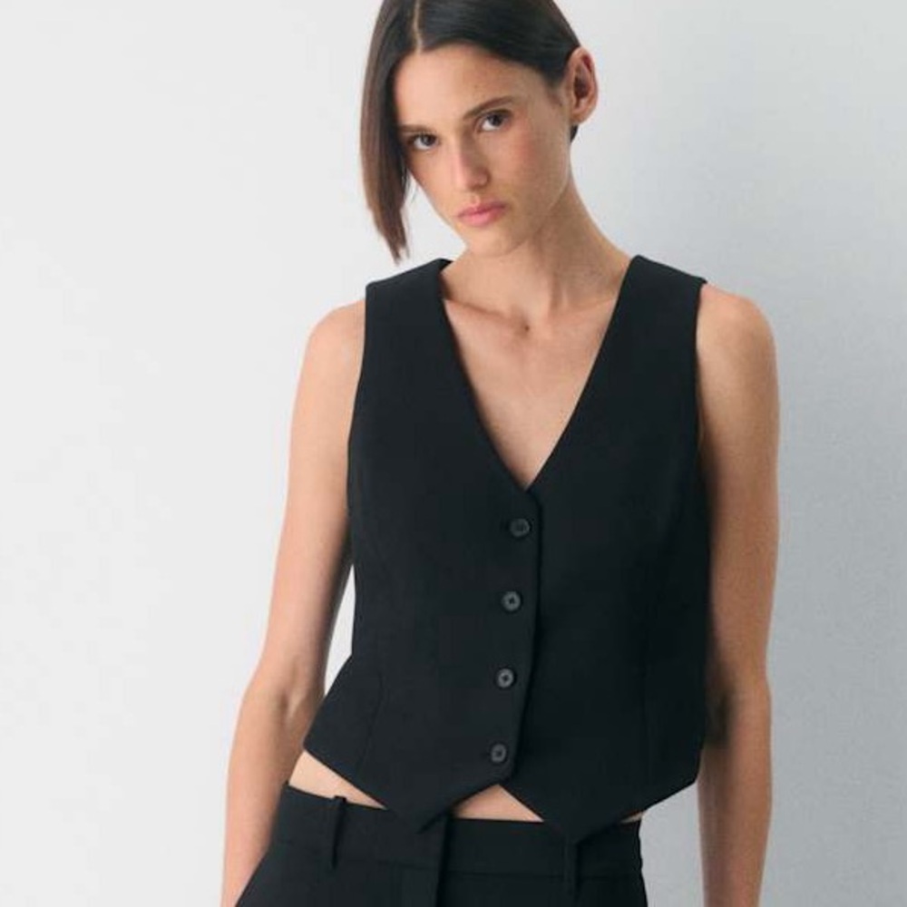 Aritzia Black vest